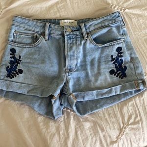 Jean shorts with cute stitching on the side